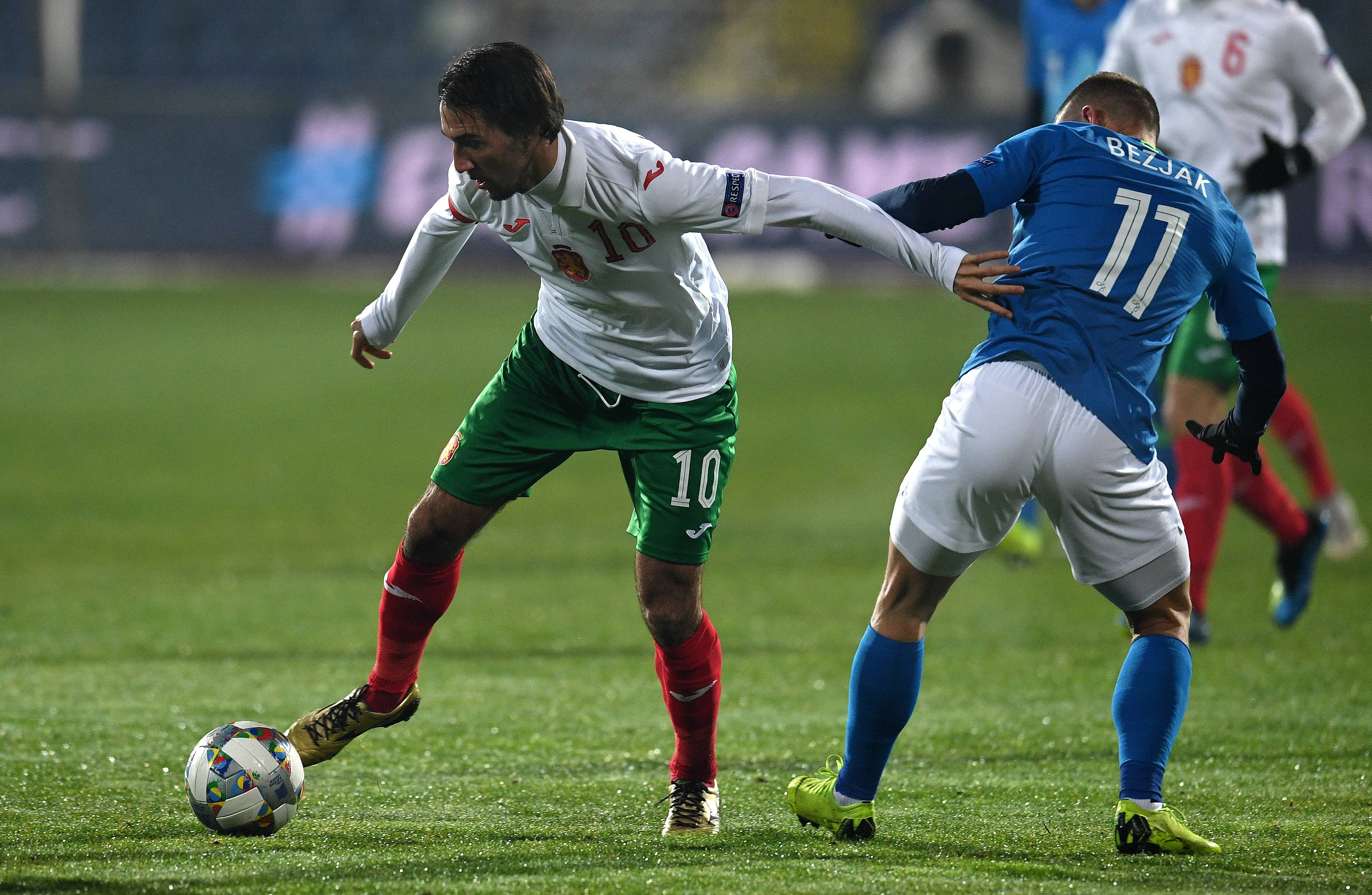 开云体育官网-包含欧洲杯资格赛对决战火越演越烈，场面激烈的词条