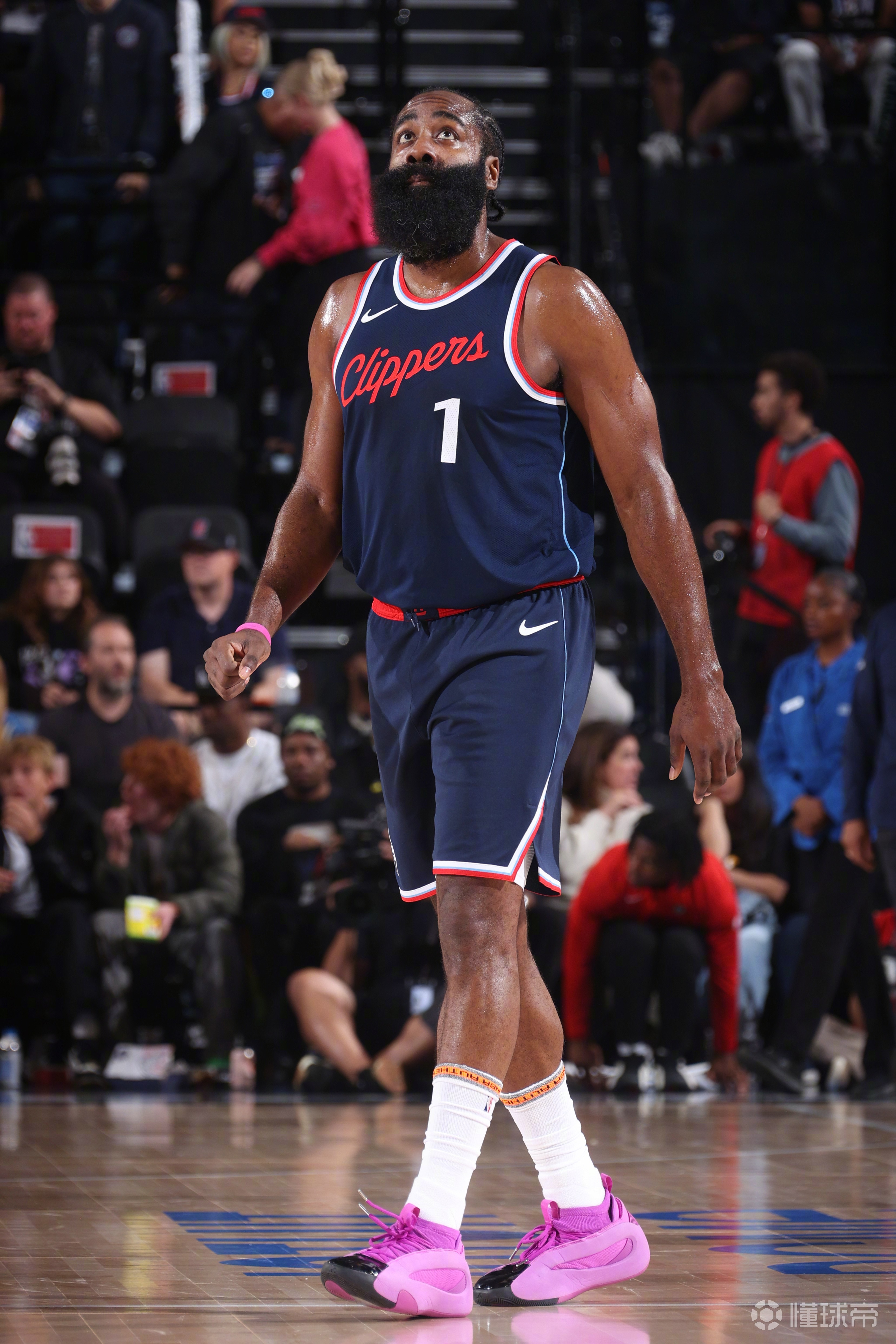 开云体育官网-快船客场大胜掘金，球队连胜序曲再度响起