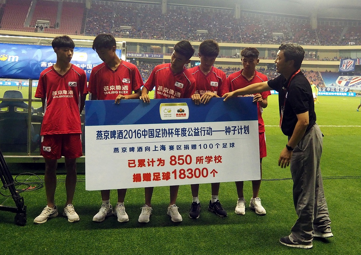 国内足球联赛强队展现出色实力 国内足球联赛强队展现出色实力