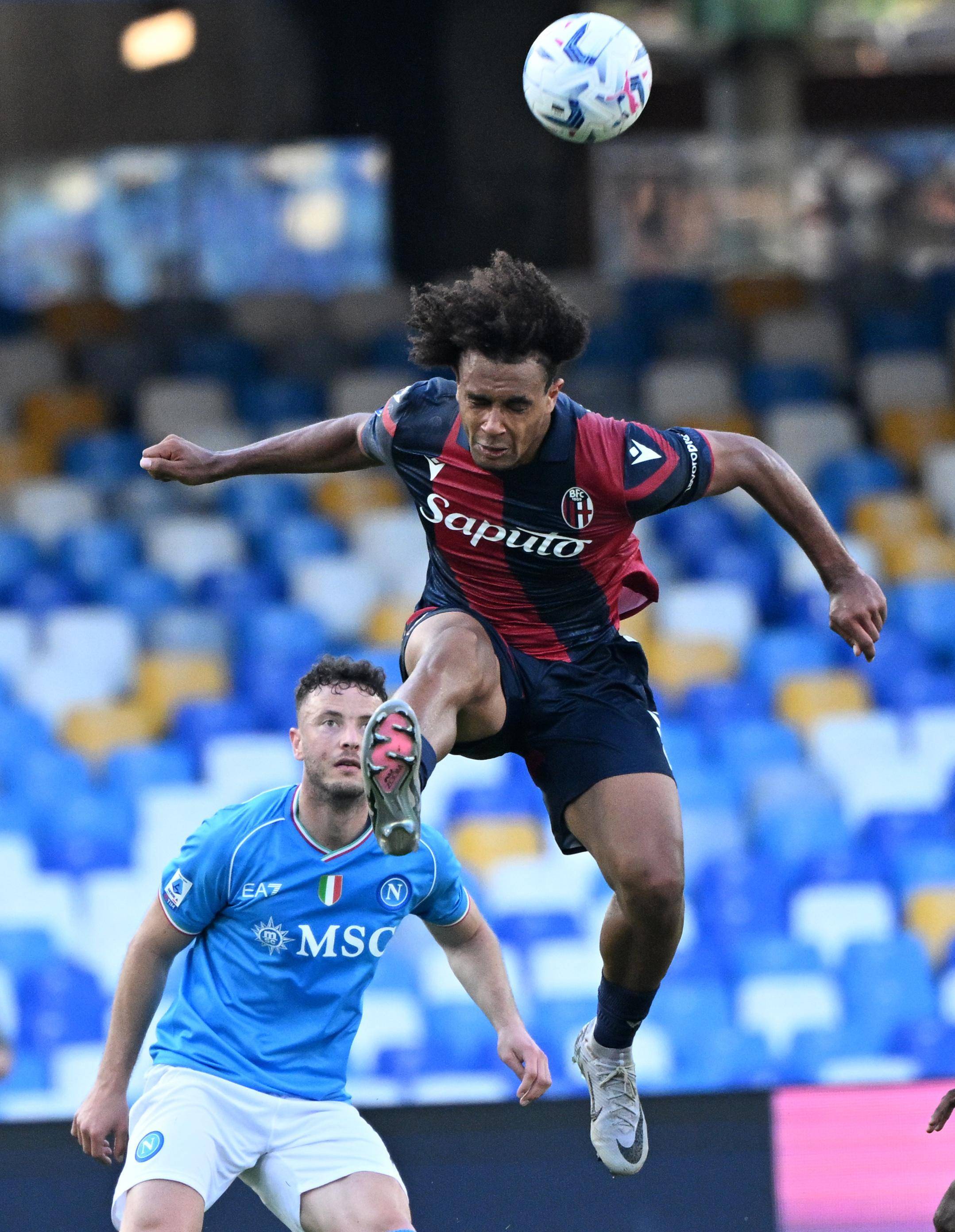 开云体育app-曼城神奇逆转，引领英超队冲击冠军的简单介绍