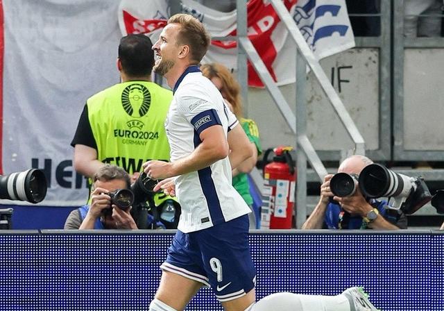 开云体育下载-英格兰队主场战胜安道尔，取得胜利