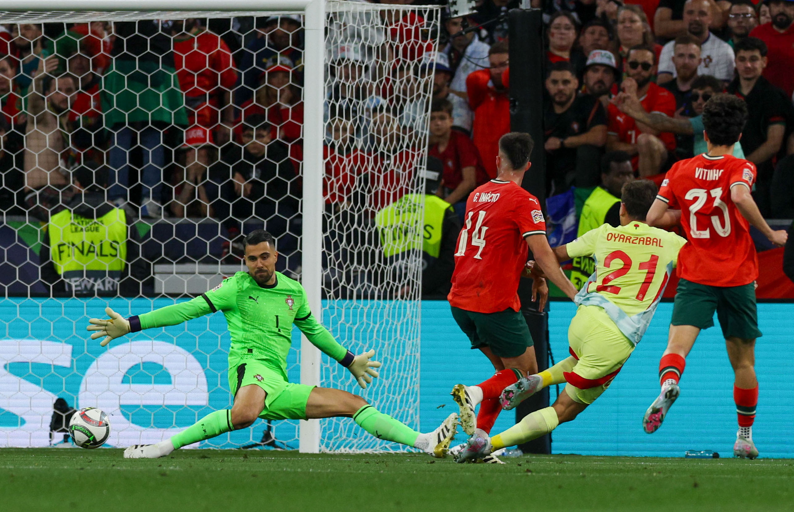 关于葡萄牙淘汰乌拉圭,晋级欧洲杯八强赛的信息 关于葡萄牙淘汰乌拉圭,晋级欧洲杯八强赛的信息