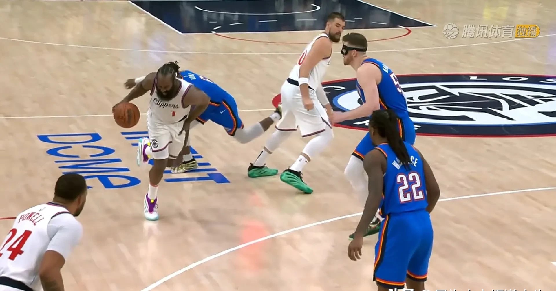 快船主场横扫热火,取得四连胜 快船主场横扫热火,取得四连胜