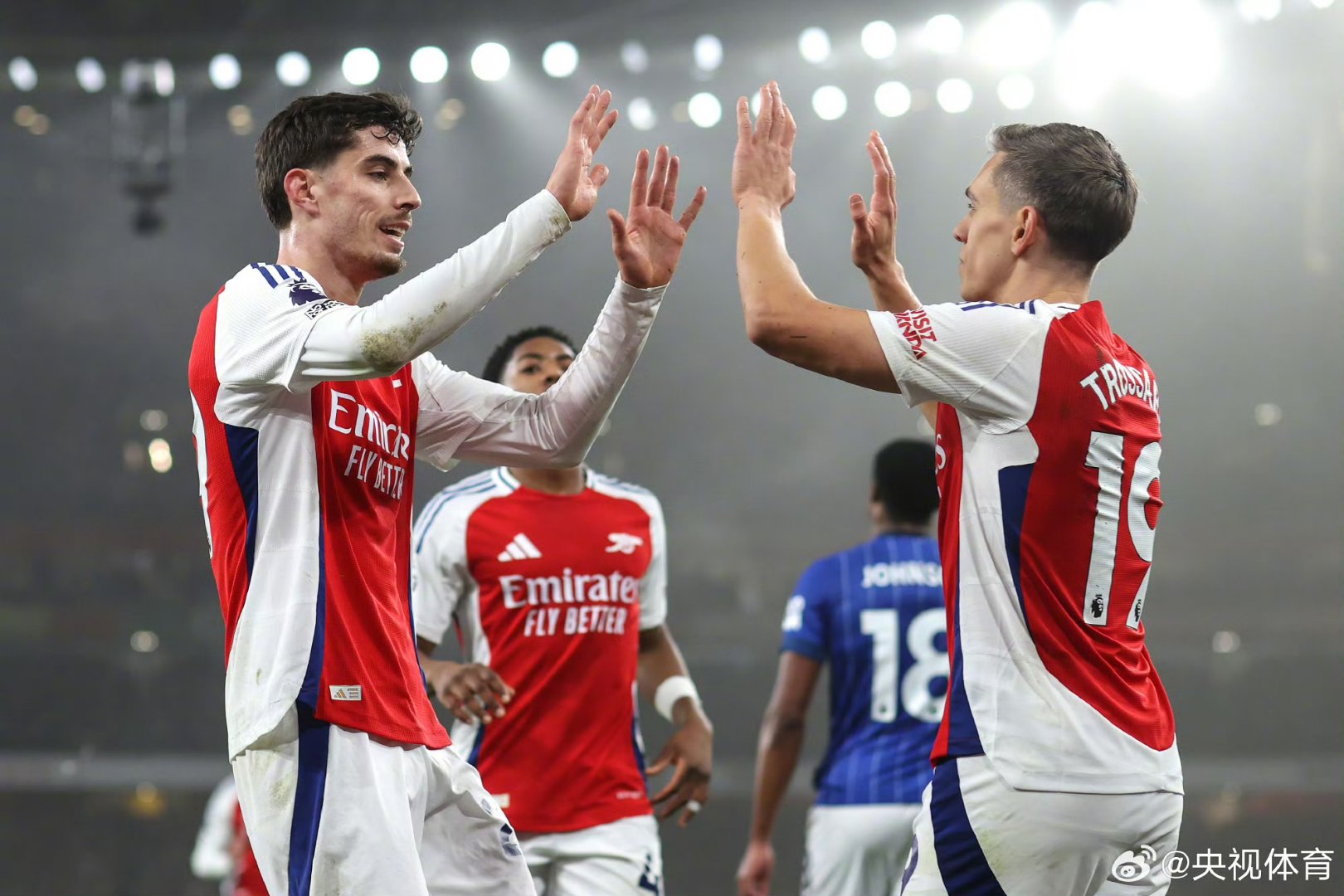 关于阿斯顿维拉战平阿森纳，表现出色的信息