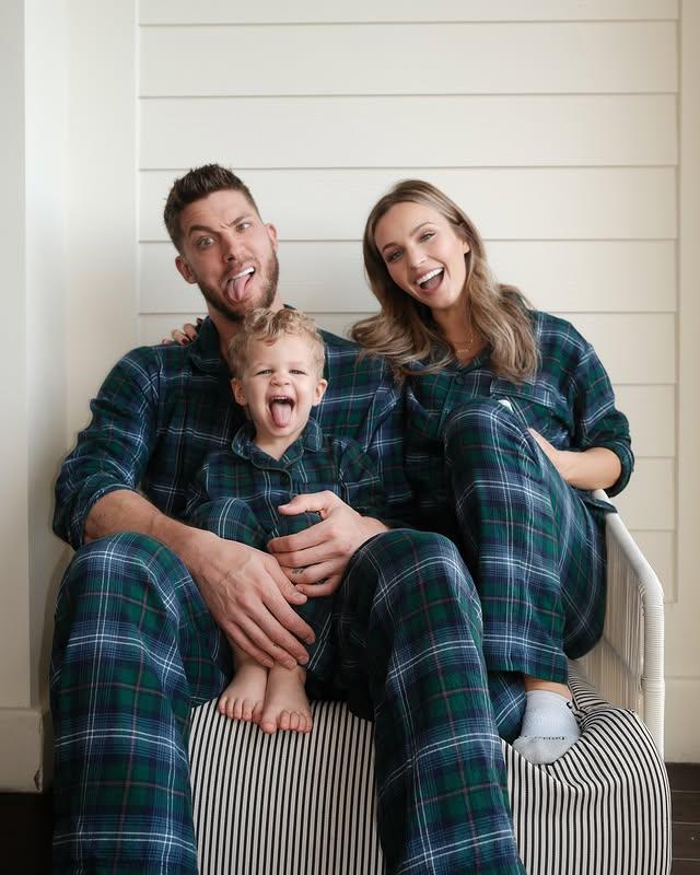 开云体育链接-包含球员情感：篮球明星的家庭生活的词条