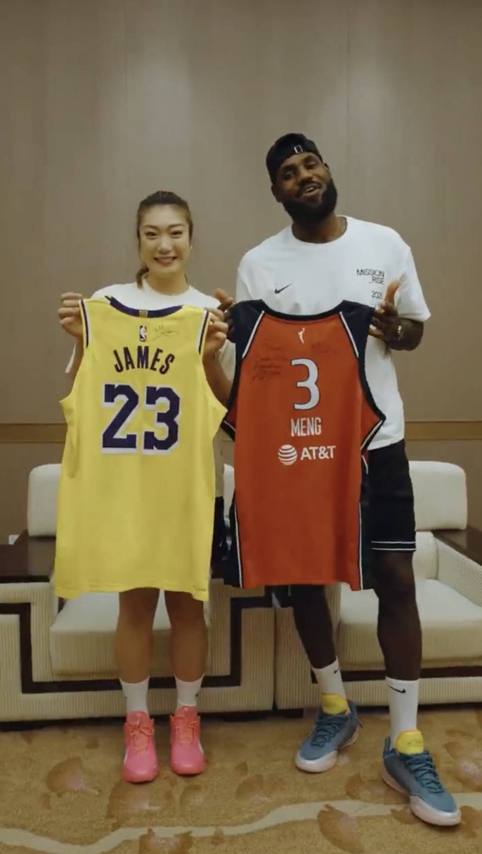 包含球员情感:篮球明星的家庭生活的词条 包含球员情感:篮球明星的家庭生活的词条