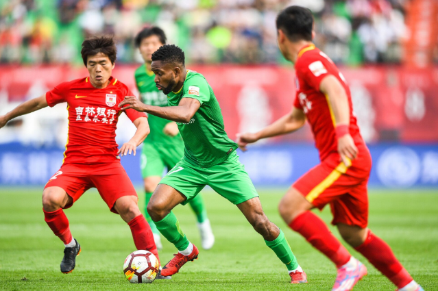 北京国安客场胜上海上港，继续领跑积分榜的简单介绍