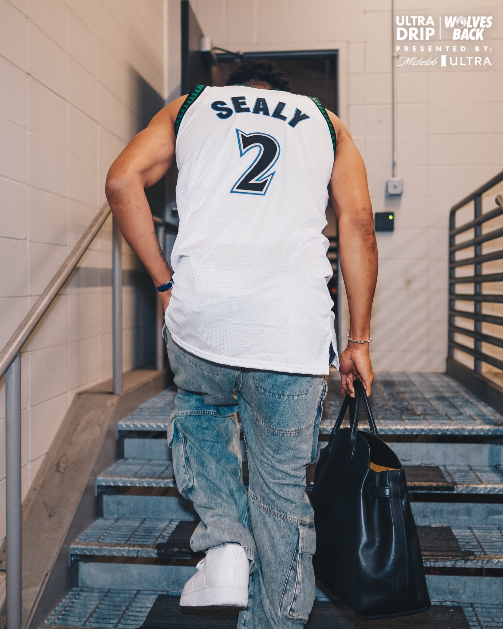 开云体育直播-森林狼逆转篮网，卡尔-安东尼-唐斯狂砍的简单介绍