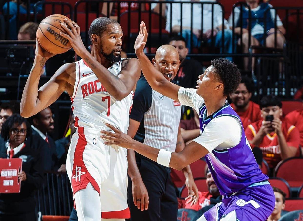 关于爵士不敌雷霆,称霸东部之争的信息 关于爵士不敌雷霆,称霸东部之争的信息