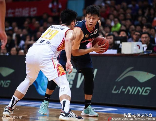 开云体育在线-北京队与新疆队交锋，谁能笑到最后？