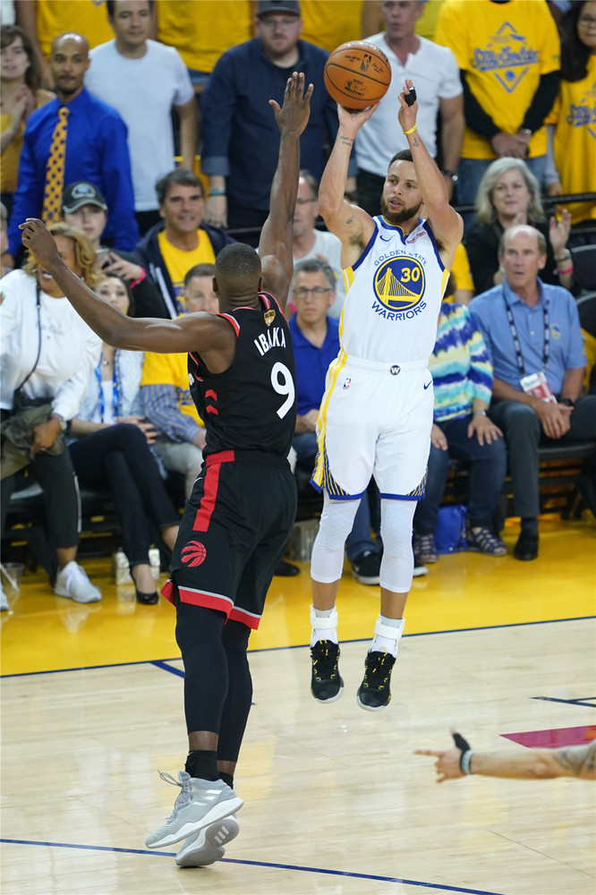 开云体育网页版-猛龙队主场凭借多点开花，稳擒对手的简单介绍